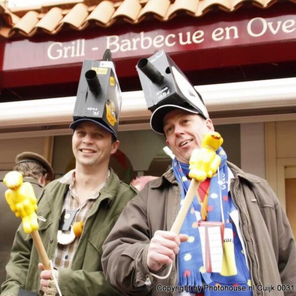 Hoedje op, hoedje af